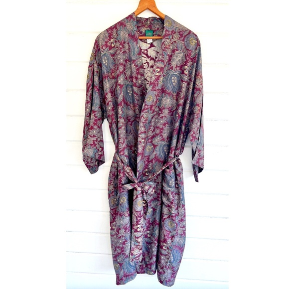 Isaac Zelcer Other - Vintage Isaac Zelcer 100% Silk Robe in Burgundy Paisley - O/S
